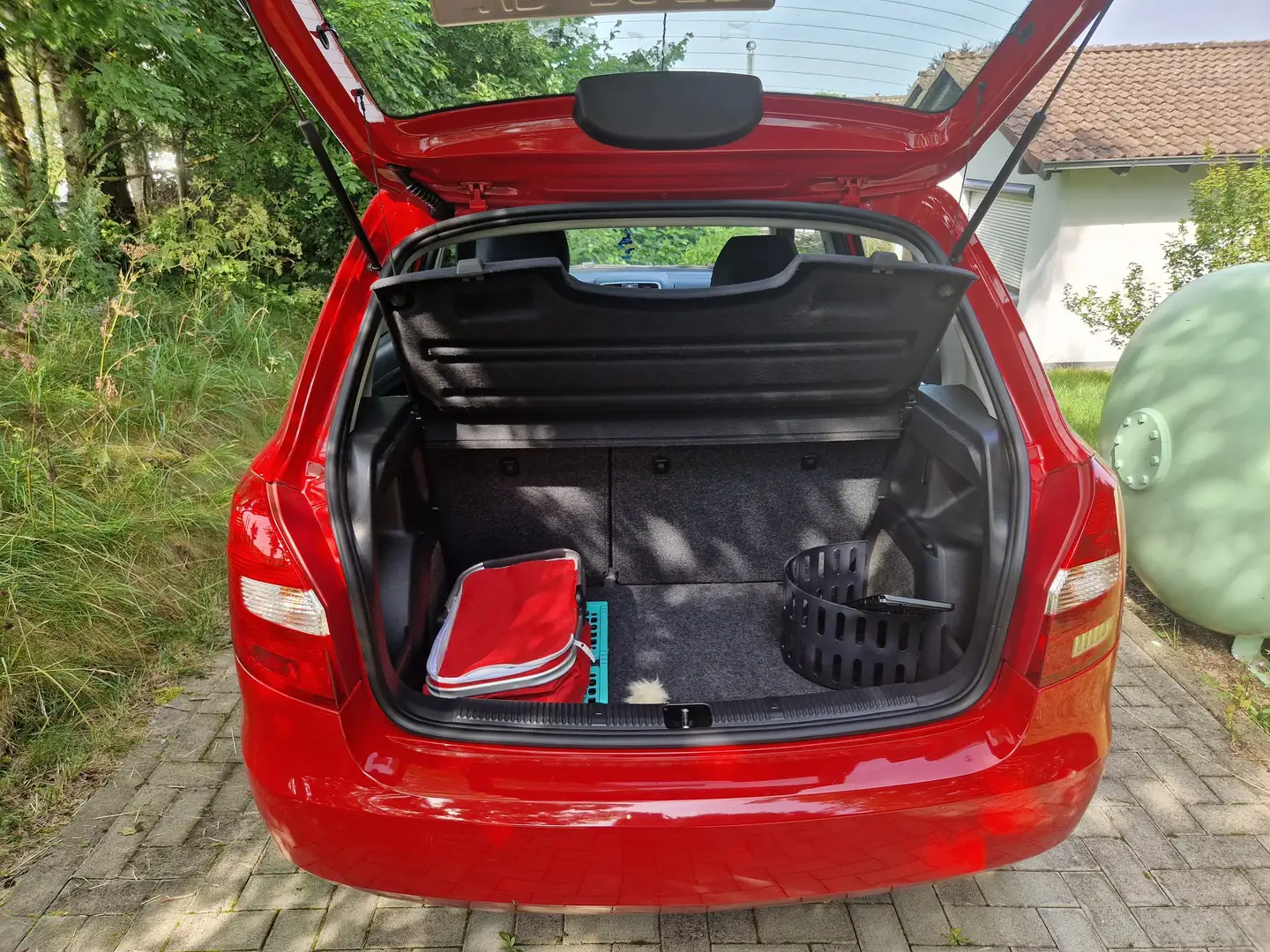 Skoda Fabia Fabia II Fließheck 1.4 16V Ambiente Rot - 2