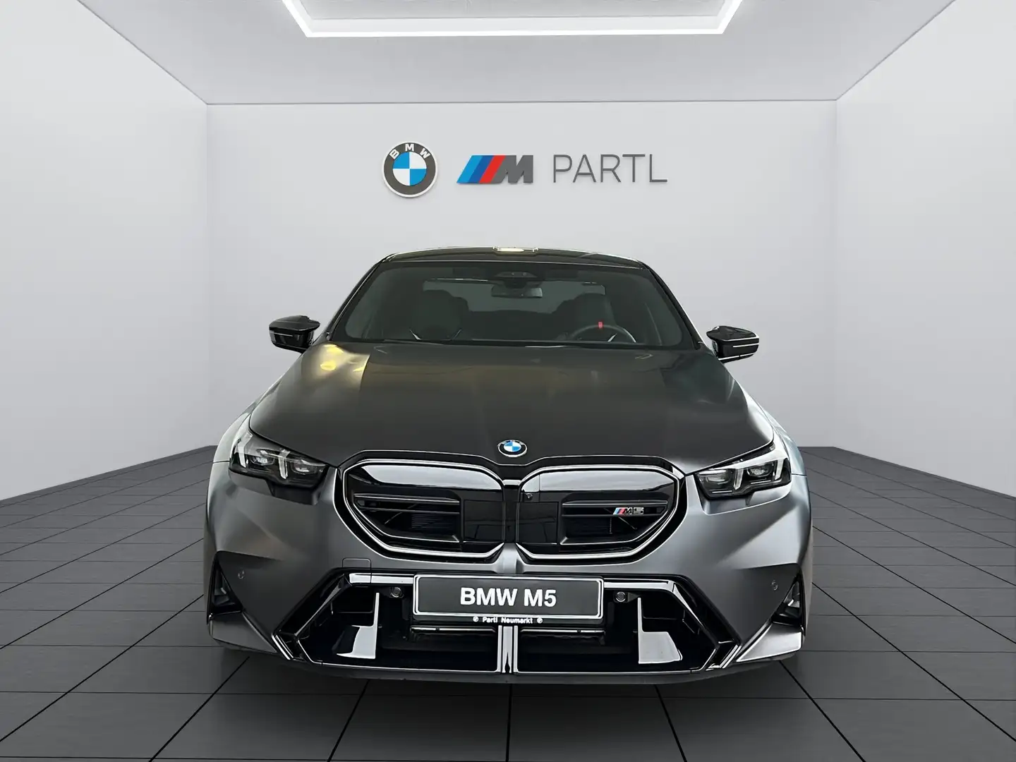 BMW M5 Limousine M-DriversP. ULTIMATE Package Grijs - 2