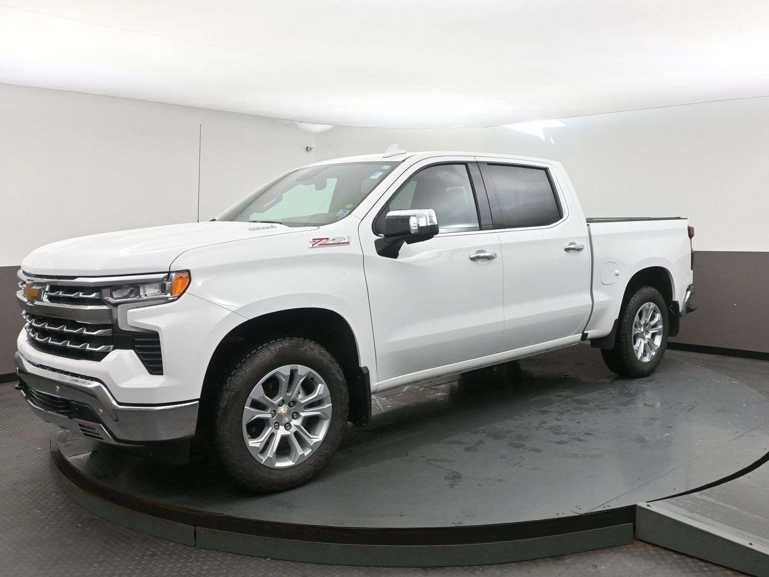 2026 Chevrolet Silverado 1500 LTZ Heated & Ventilated Seats, Touchscreen Display — снимка 1