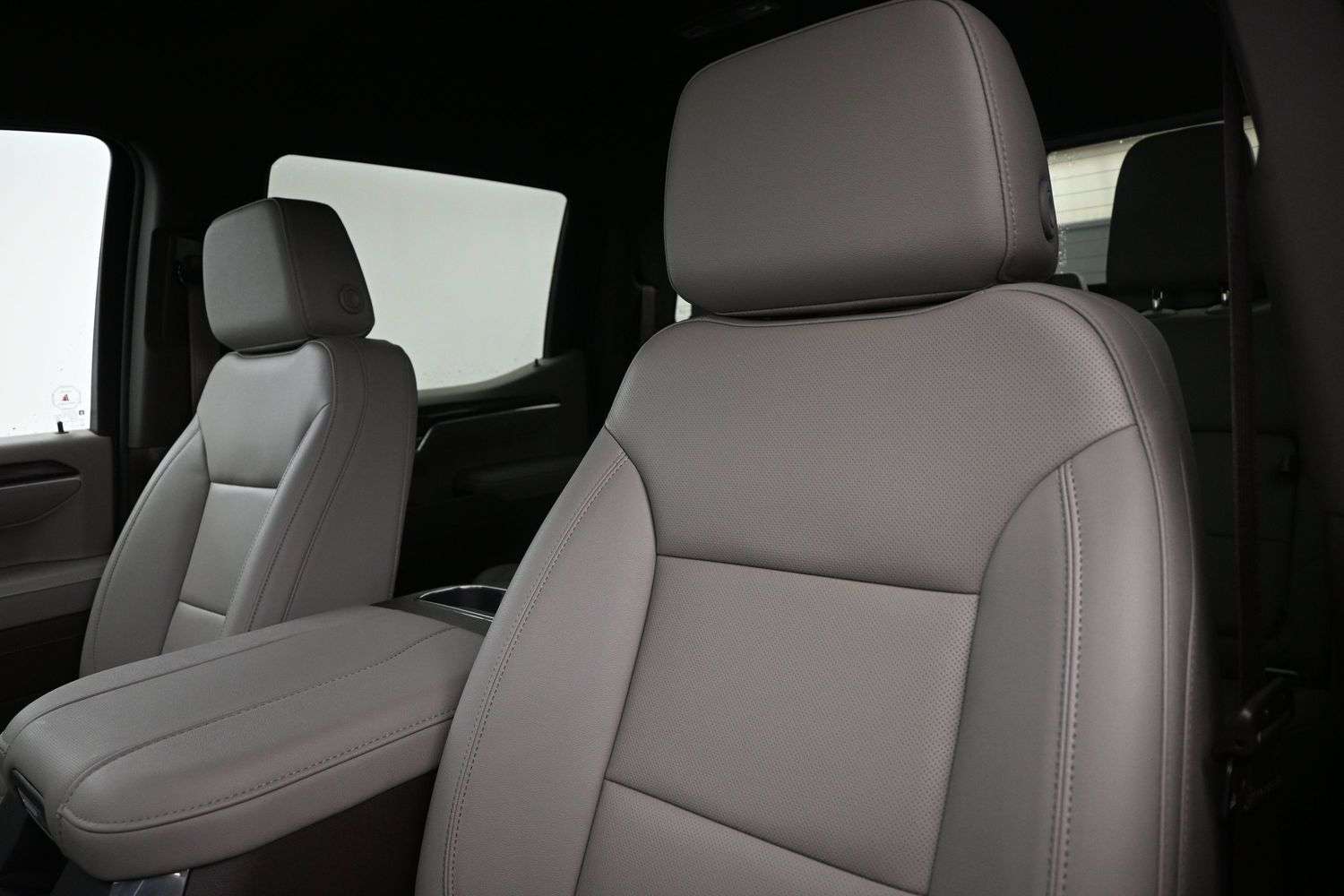 2026 Chevrolet Silverado 1500 LTZ Heated & Ventilated Seats, Touchscreen Display — снимка 1