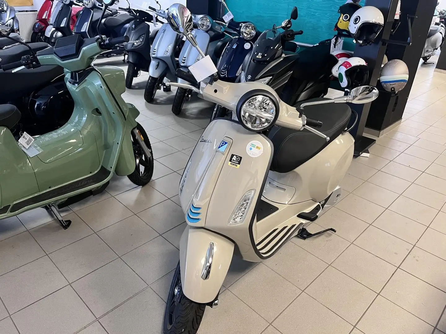 Vespa Primavera S 50 ccm Beige - 2