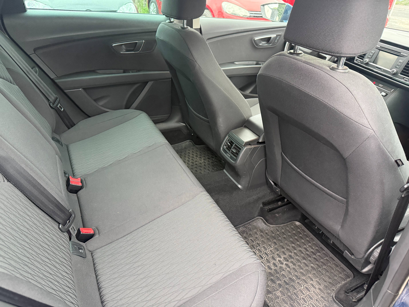 SEAT Leon 1.6 TDI *Style* DSG* AHK* SHZ* S-Heft — photo 9