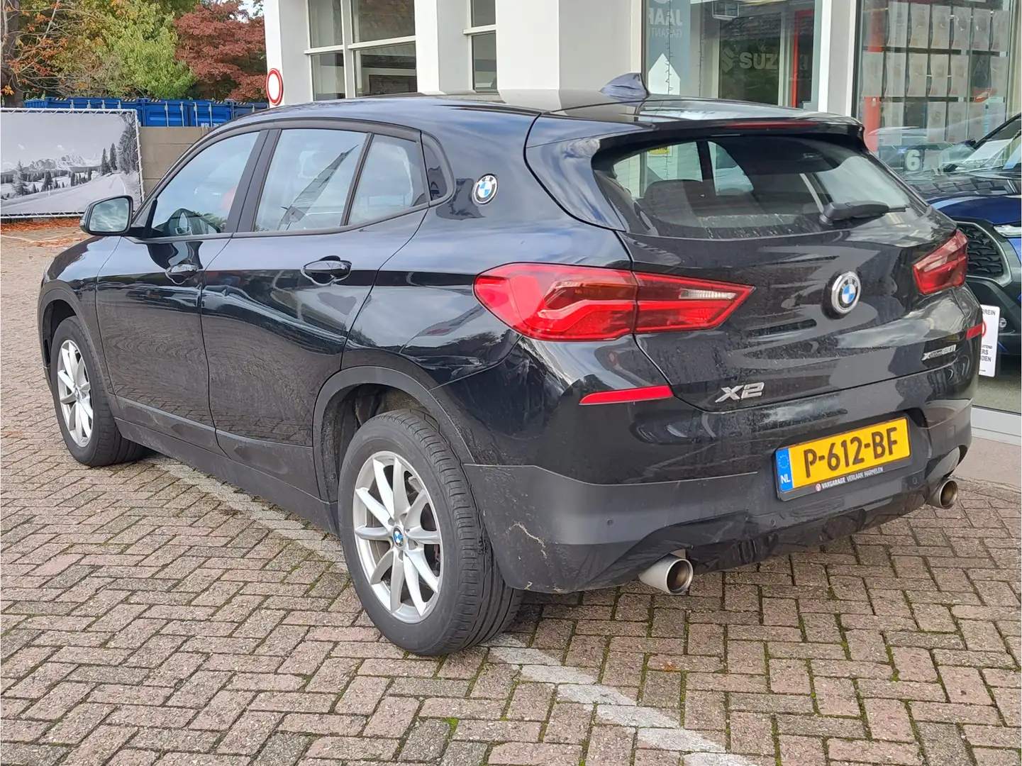 BMW X2 xDRIVE20i EXECUTIVE Navi | 4x4 | LED | Cruise Zwart - 2