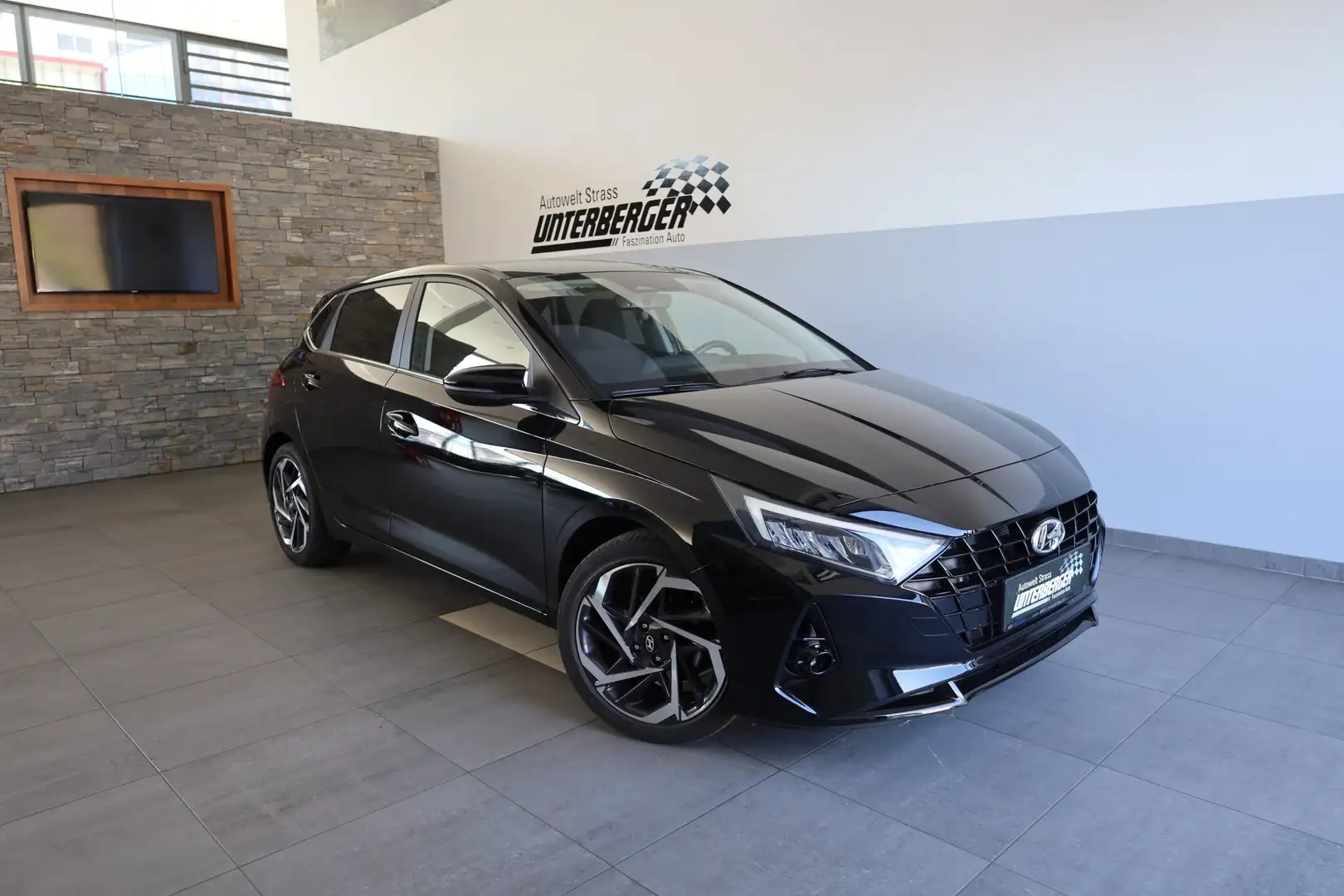 Hyundai i20 (BC3) Trendline 1,2 MPi Schwarz - 1