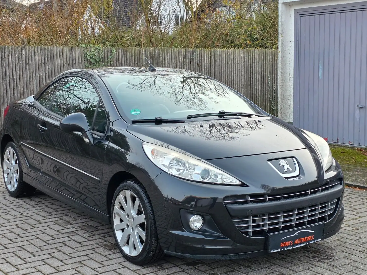 Peugeot 207 CC Cabrio-Coupe Allure Schwarz - 2