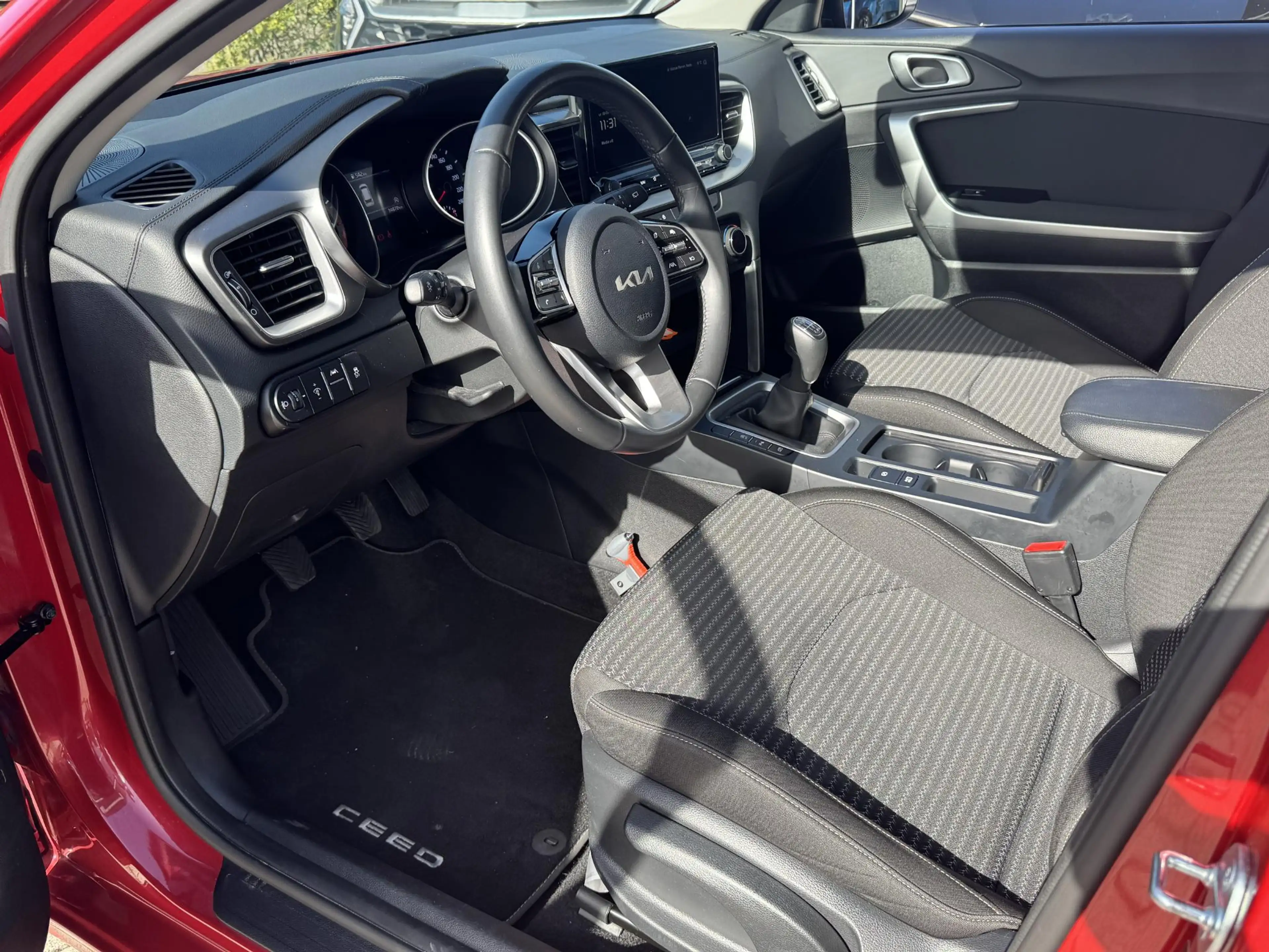 Kia Ceed SW / cee'd SW Sportswagon 1.5 T-GDi DynamicLine Trekhaak — photo 15