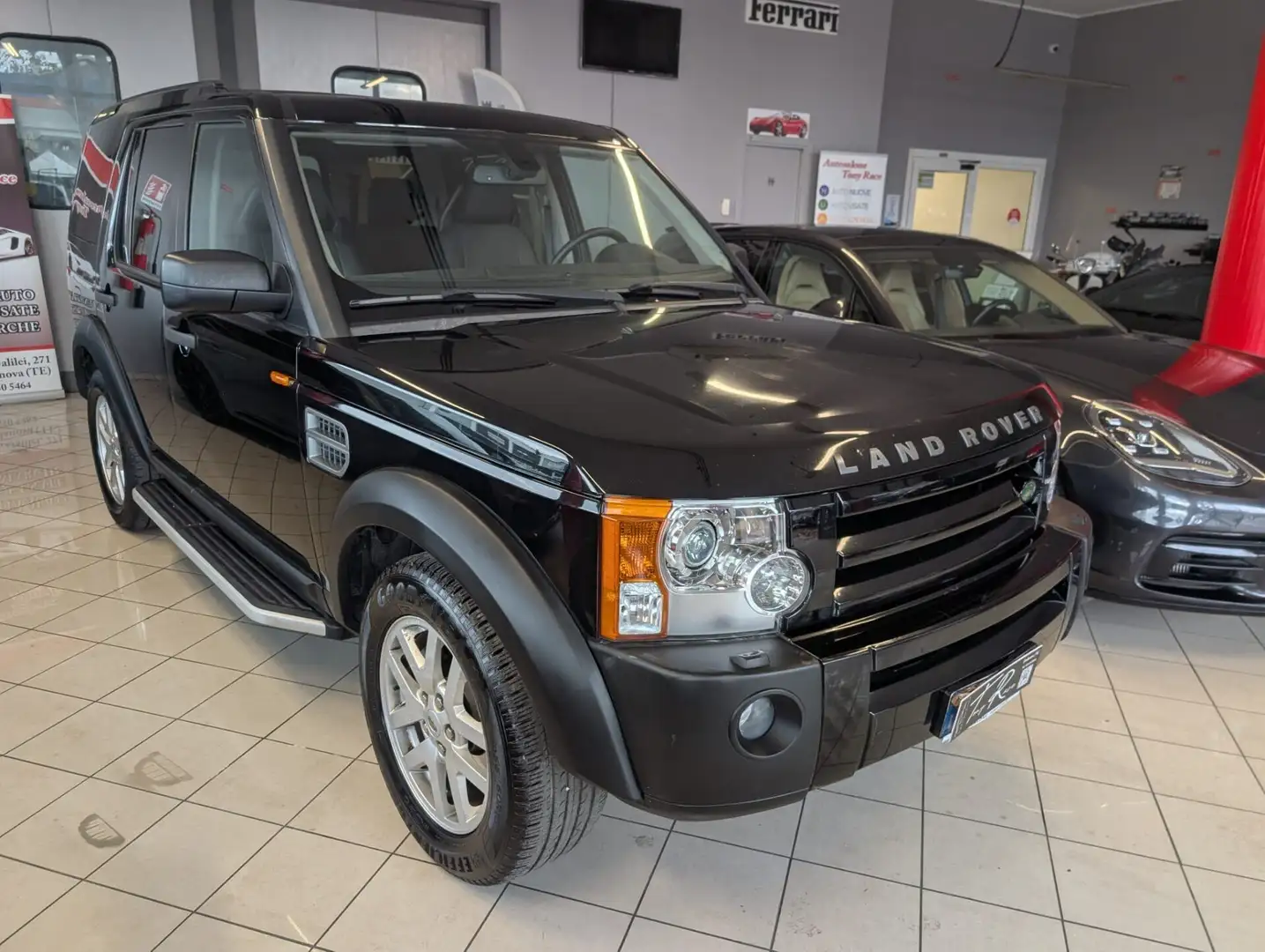 Land Rover Discovery Discovery III 2004 2.7 tdV6 SE Zwart - 1