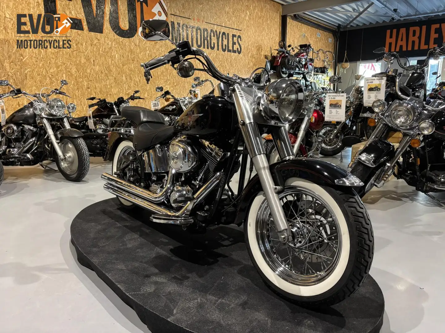 Harley-Davidson Fat Boy 88 FLSTF - 2