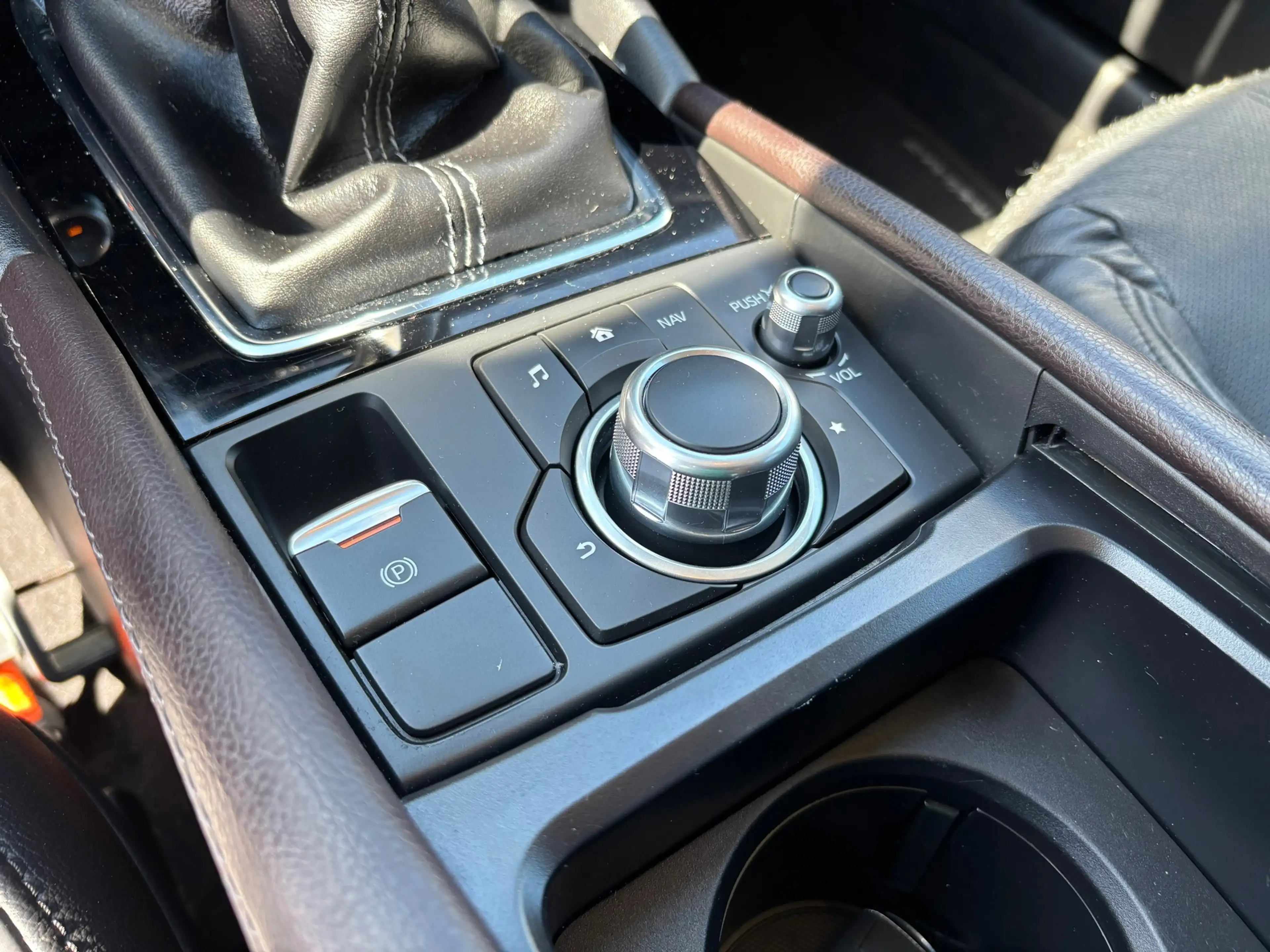 Mazda 3 2.0 SkyActiv-G 120 GT-M/Head Up/Leder/Navi/18" — photo 12