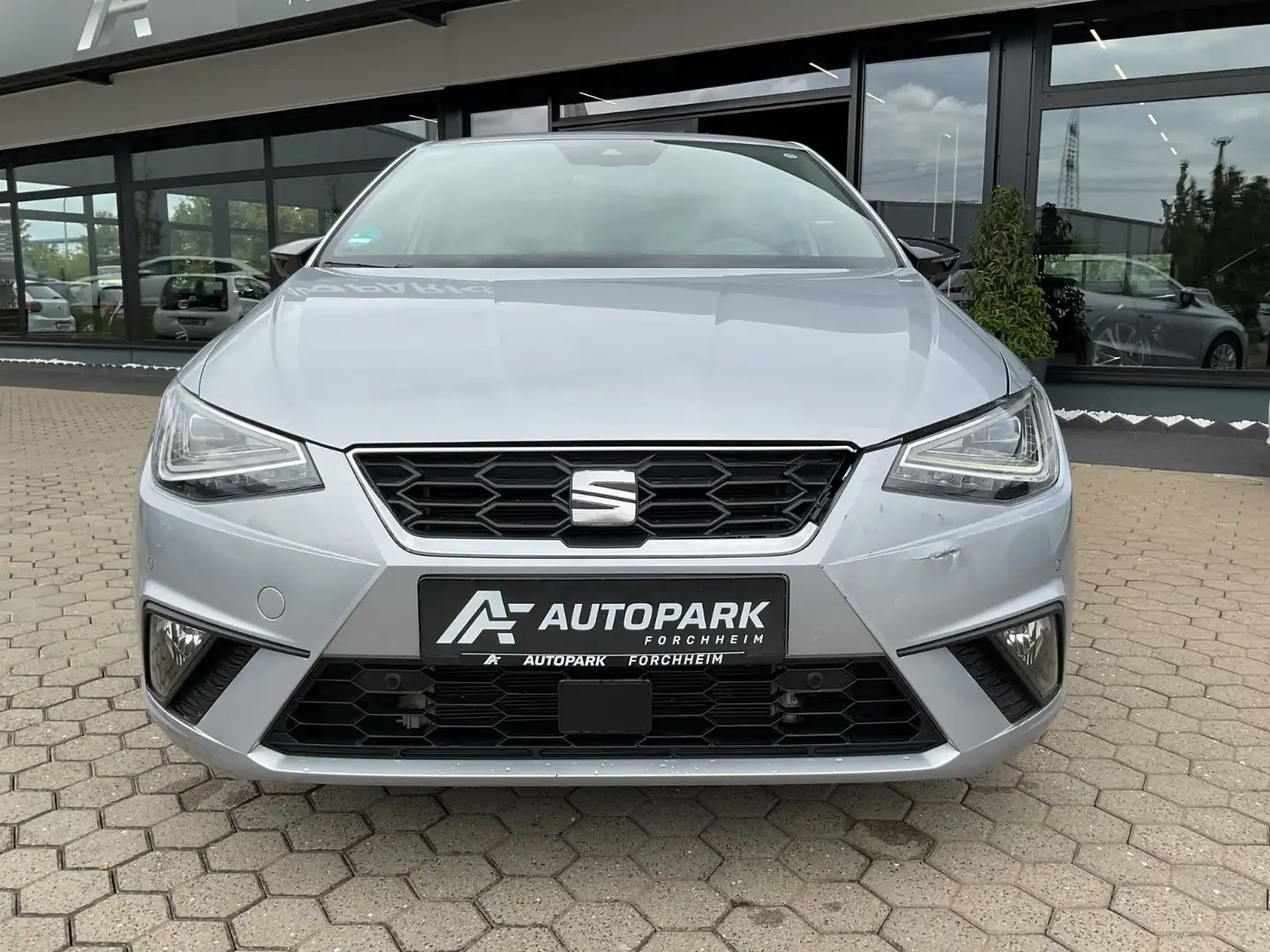 SEAT Ibiza FR 1.0 TSI LED Kamera Navi Silber - 2