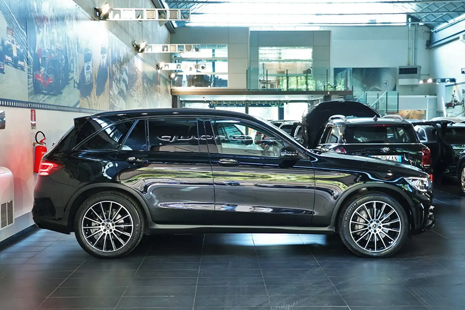 Mercedes-Benz GLC 200 Mild Hybrid 4Matic Premium AMG - TETTO/NIGHT/20" Negro - 2