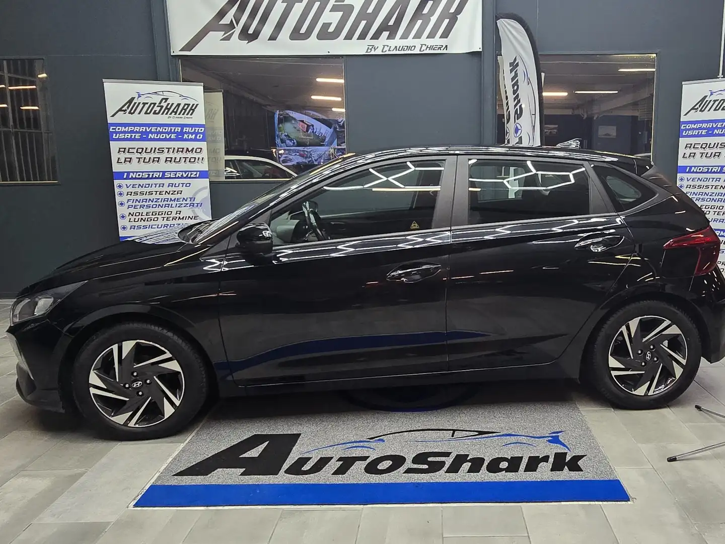 Hyundai i20 i20 III 2021 1.2 mpi Connectline GPL Nero - 1