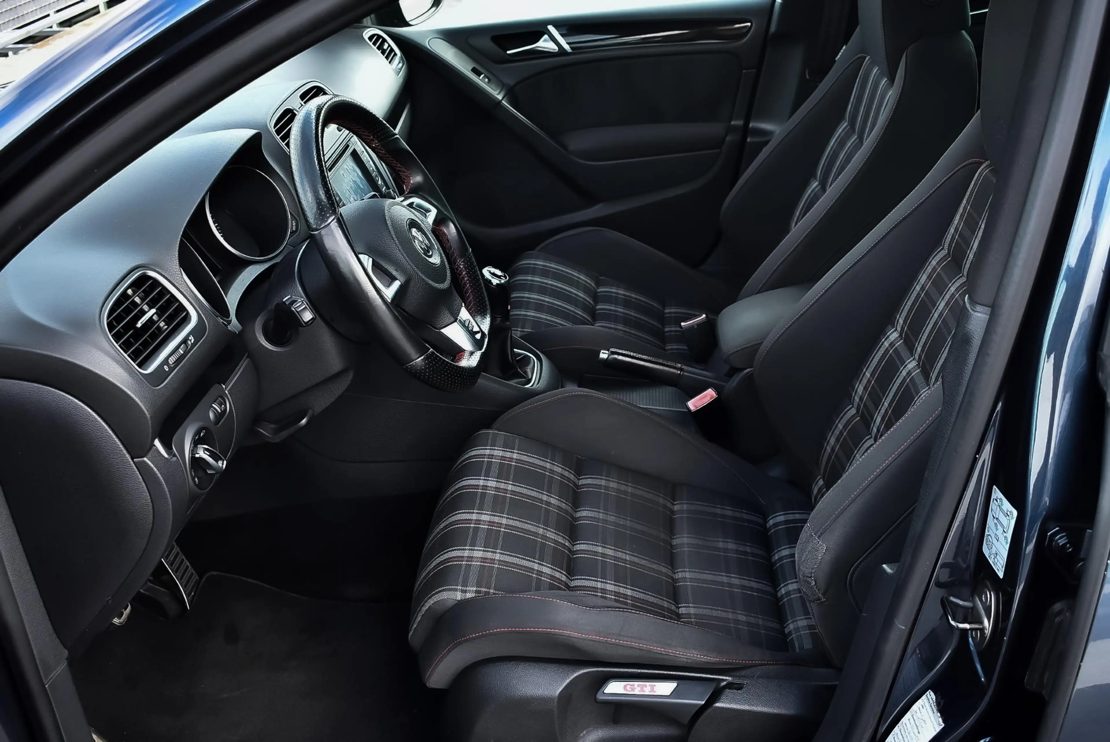 Volkswagen Golf GTI 2.0 2.0L 6 bak handgeschakeld TSi Nav - xenon — photo 14