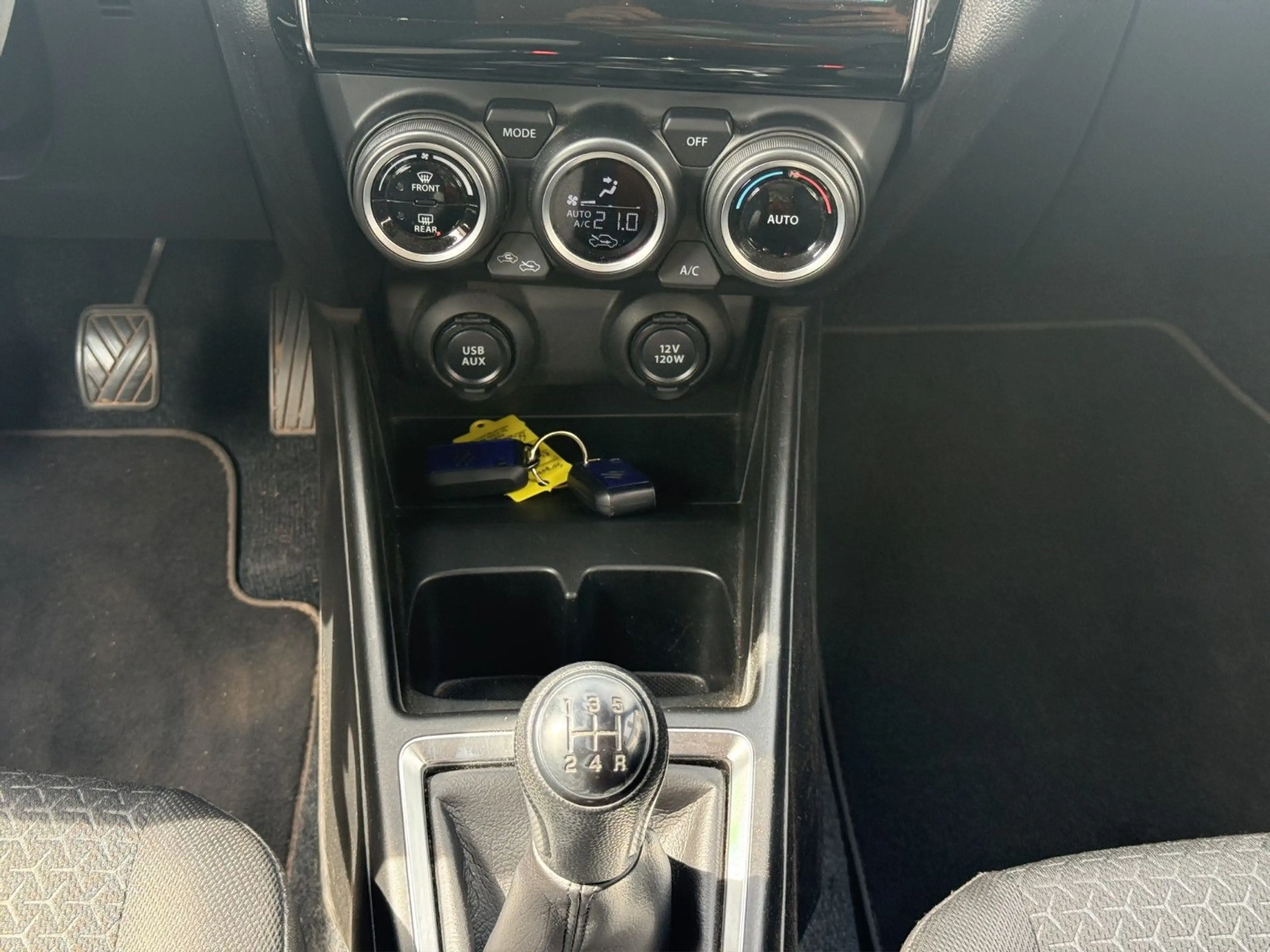 Suzuki Swift Comfort+ SHVS *1.Hand/Kamera/CarPlay* — photo 14