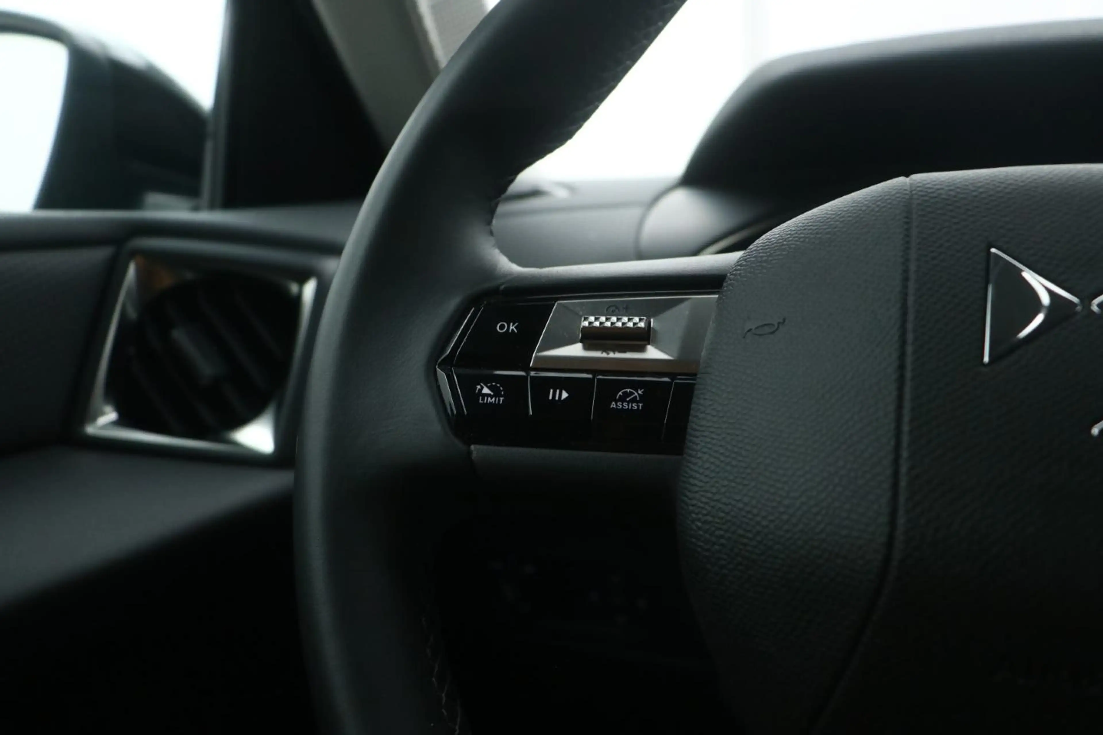 DS Automobiles DS 3 1.2 PureTech Bastille — photo 15