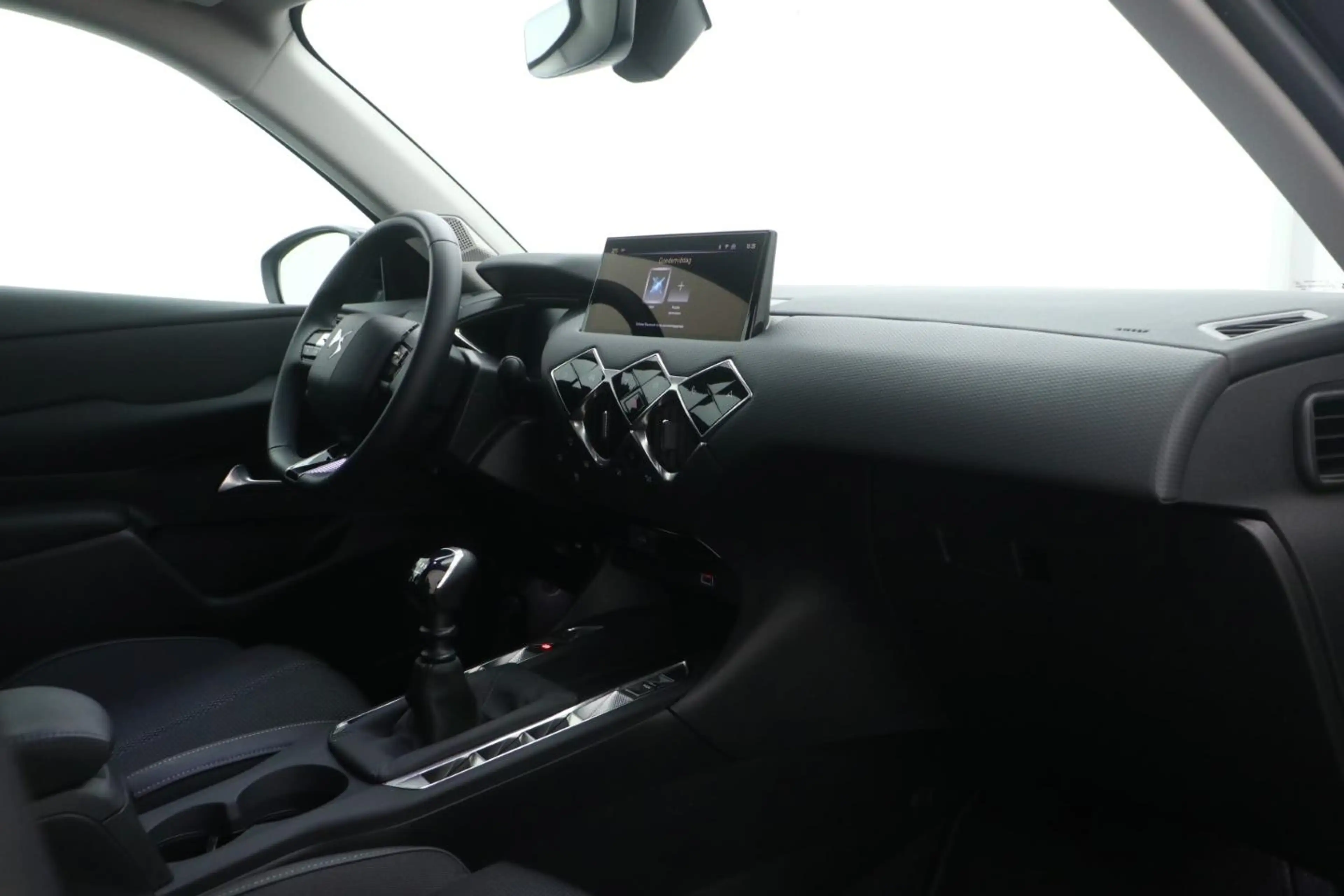 DS Automobiles DS 3 1.2 PureTech Bastille — photo 10
