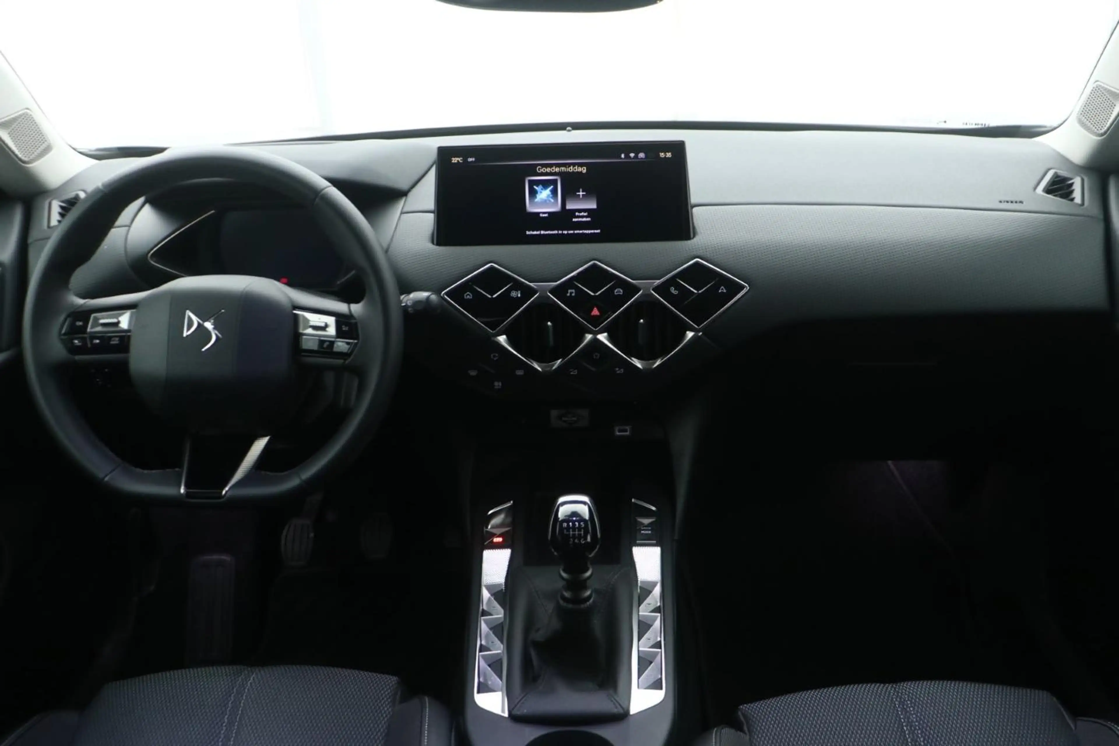 DS Automobiles DS 3 1.2 PureTech Bastille — photo 3