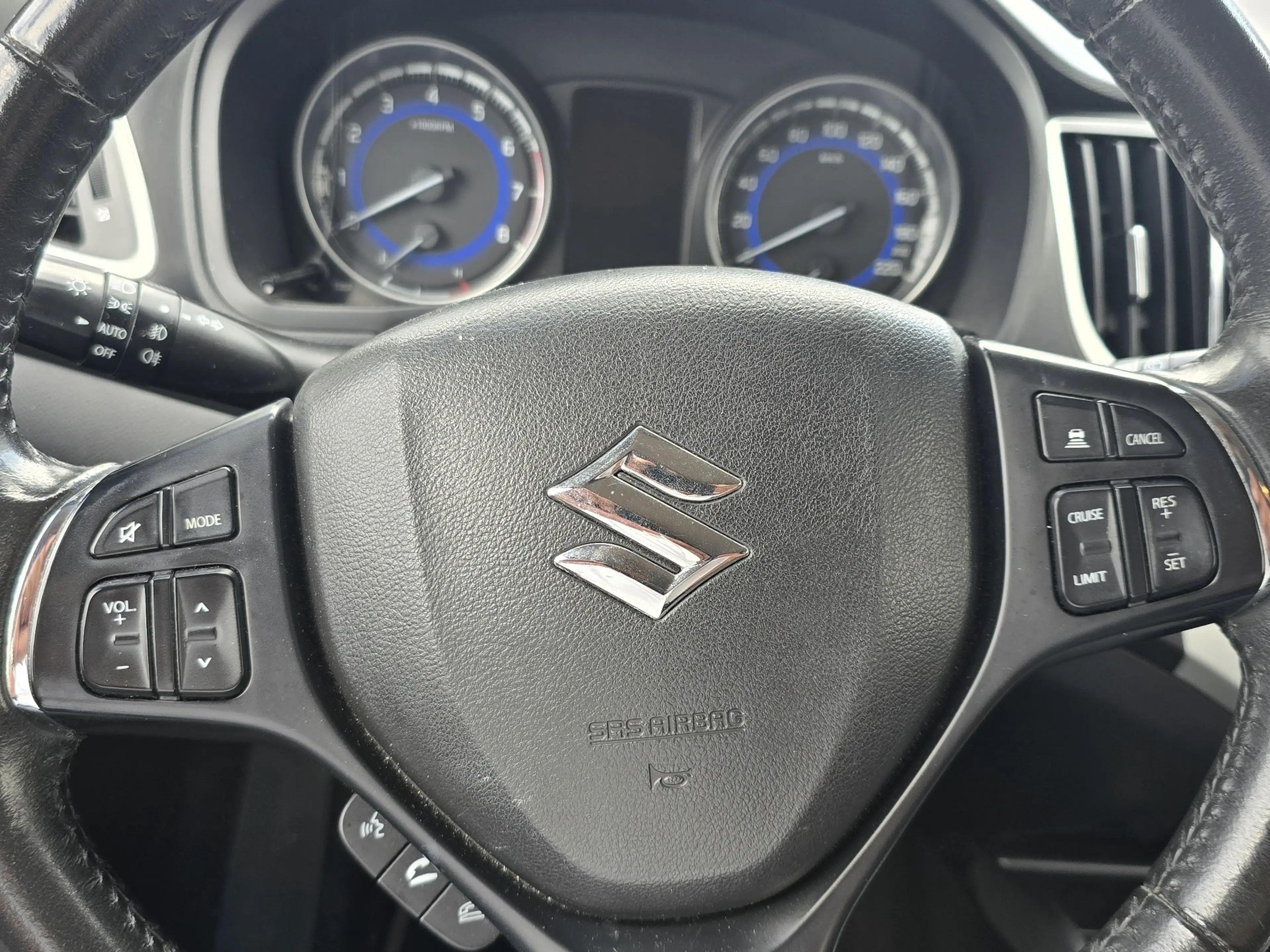 Suzuki Baleno Baleno 1.2i GLX — photo 11