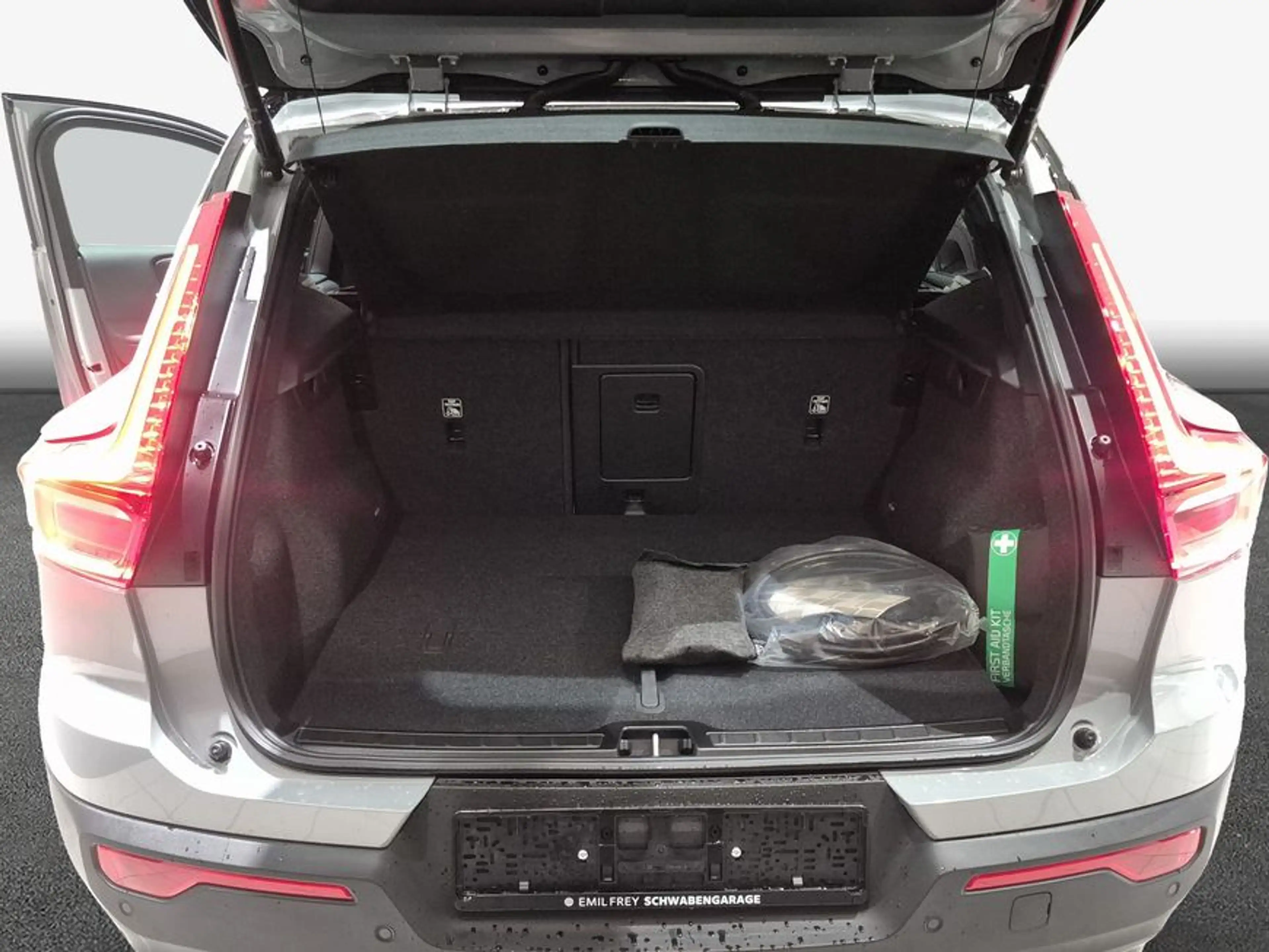 Volvo EX40 Fully Electric Single M. Extended Range RWD U — photo 9