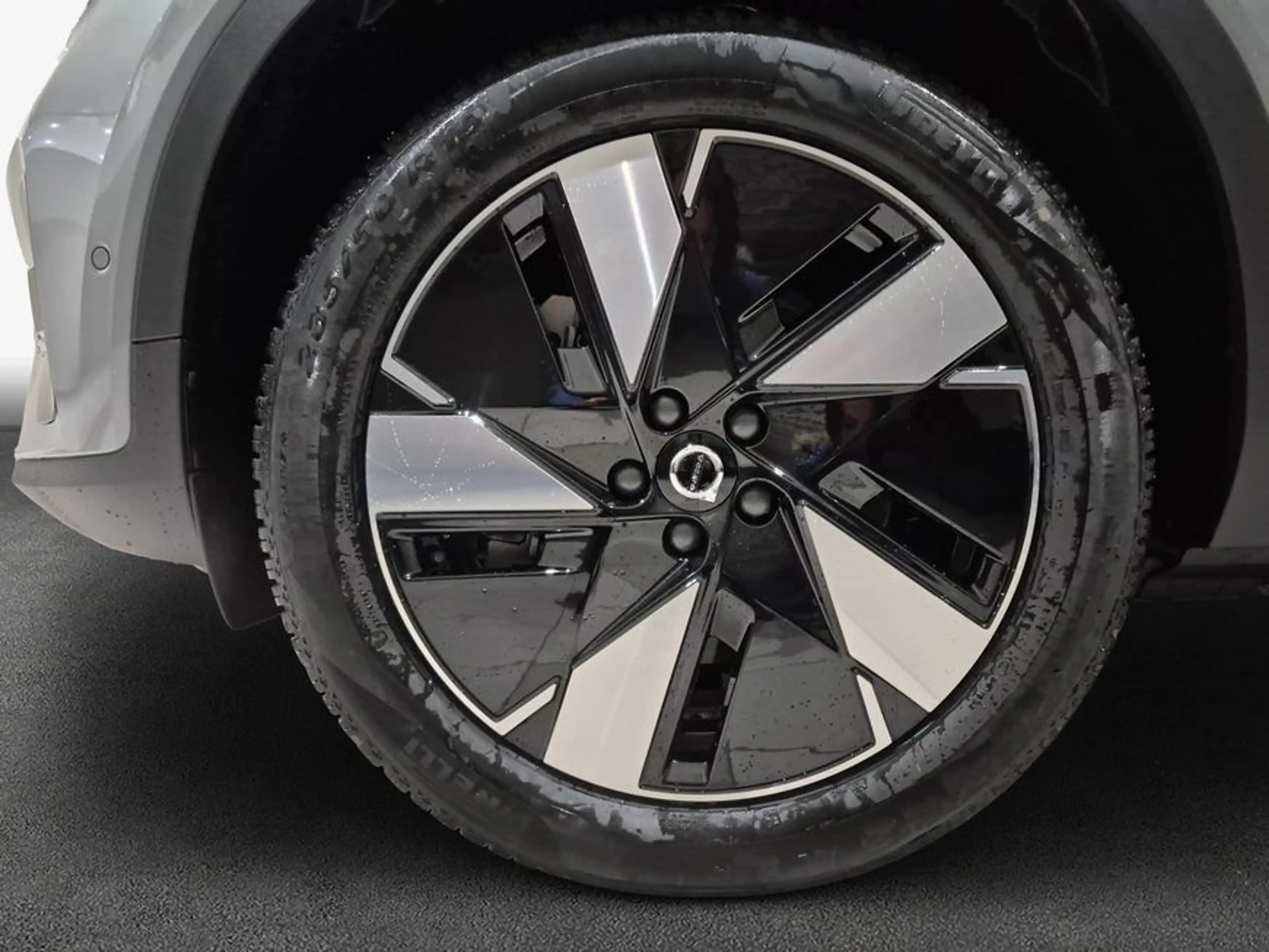 Volvo EX40 Fully Electric Single M. Extended Range RWD U — photo 8