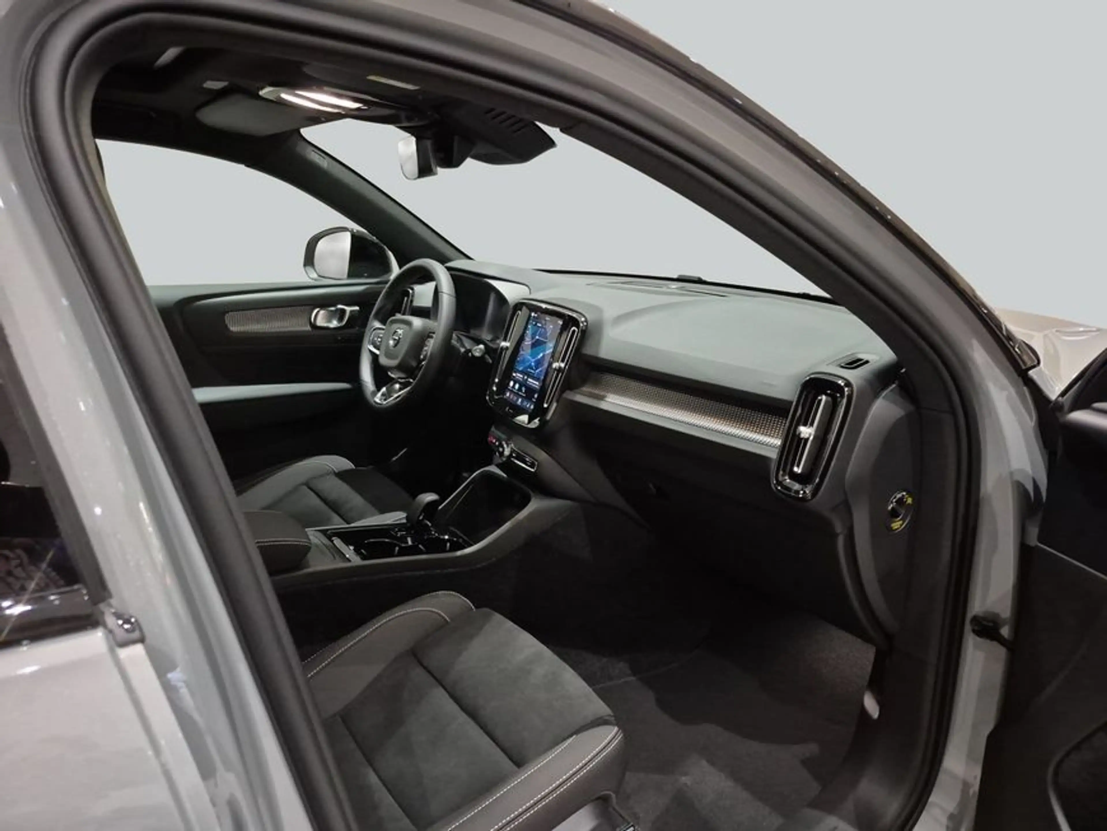 Volvo EX40 Fully Electric Single M. Extended Range RWD U — photo 13