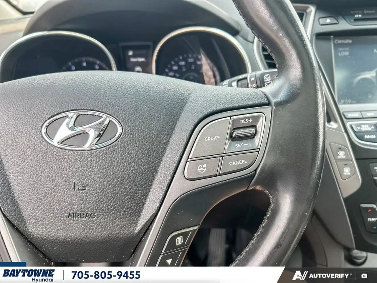 Hyundai SANTA FE photo Hyundai SANTA FE