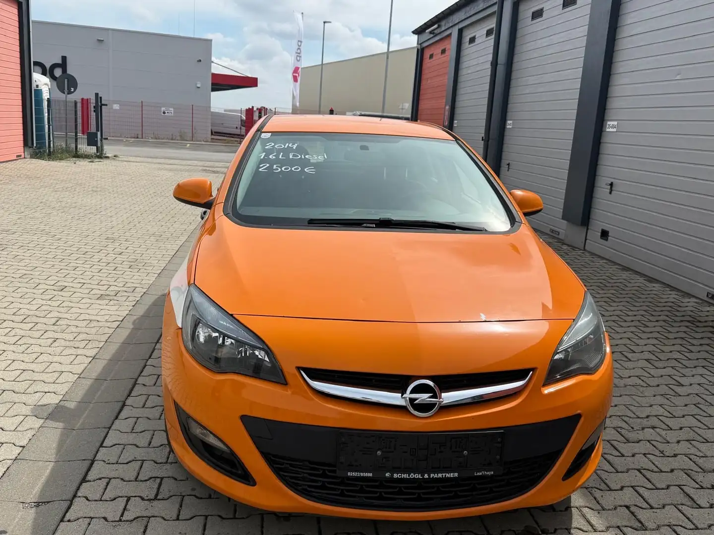 Opel Astra Selection Orange - 1