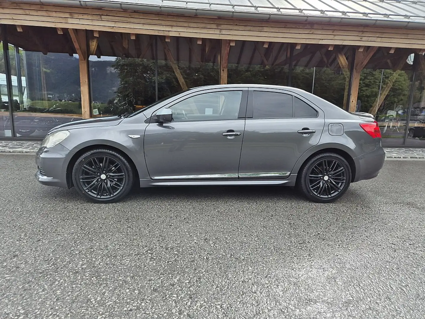 Suzuki Kizashi 2,4 Sport 4WD Gri - 2