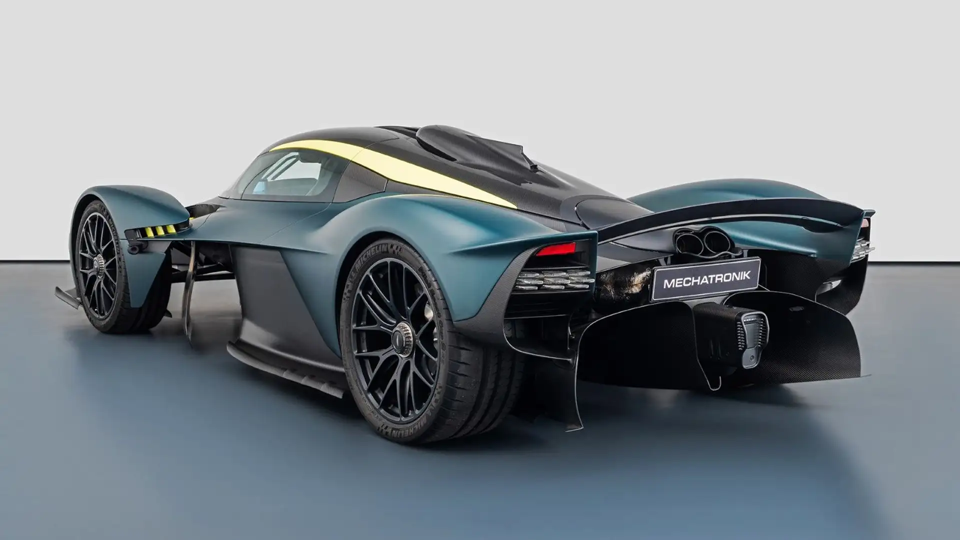 Aston Martin Valkyrie Verde - 2