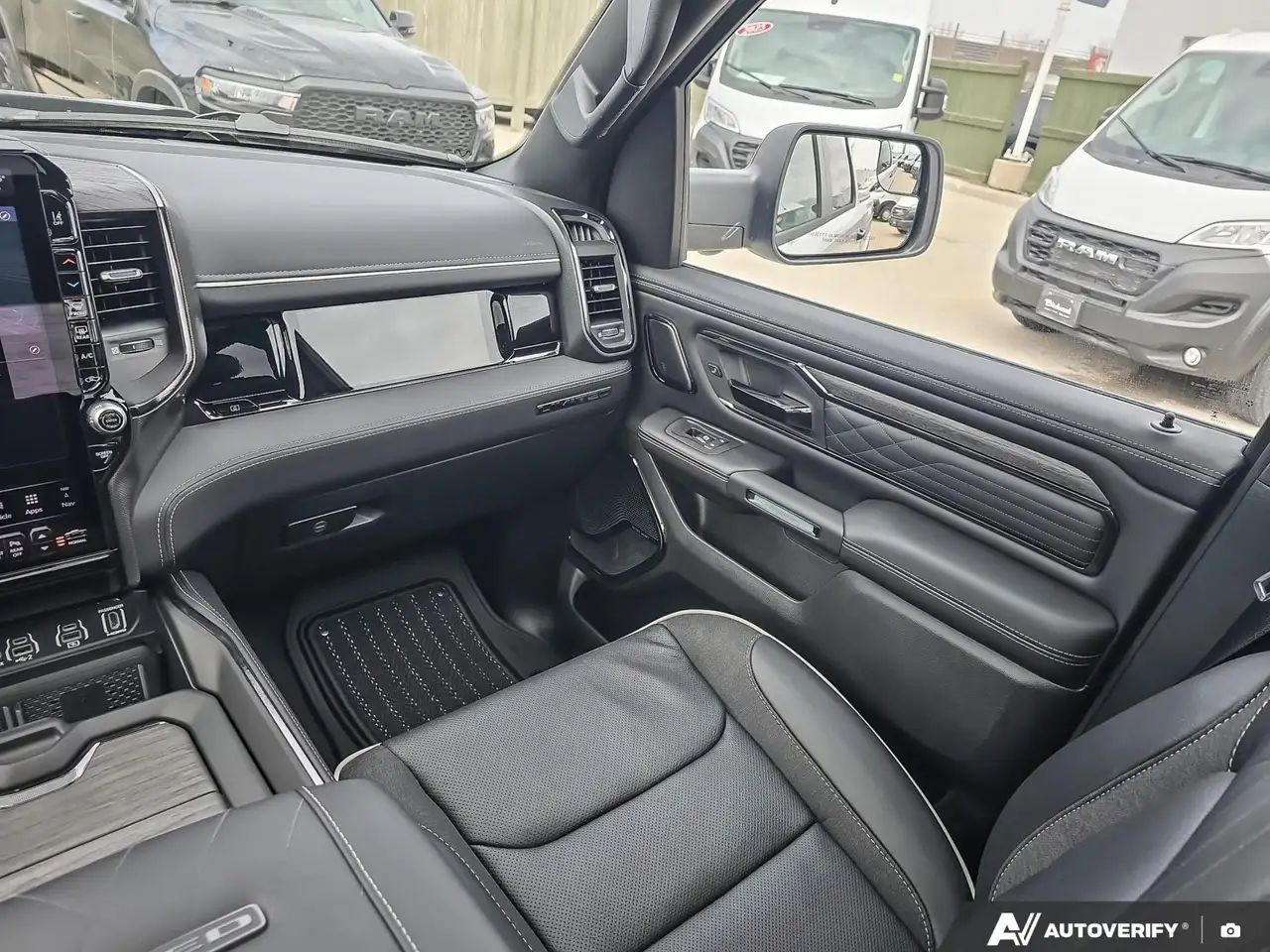 RAM 1500 снимка RAM 1500