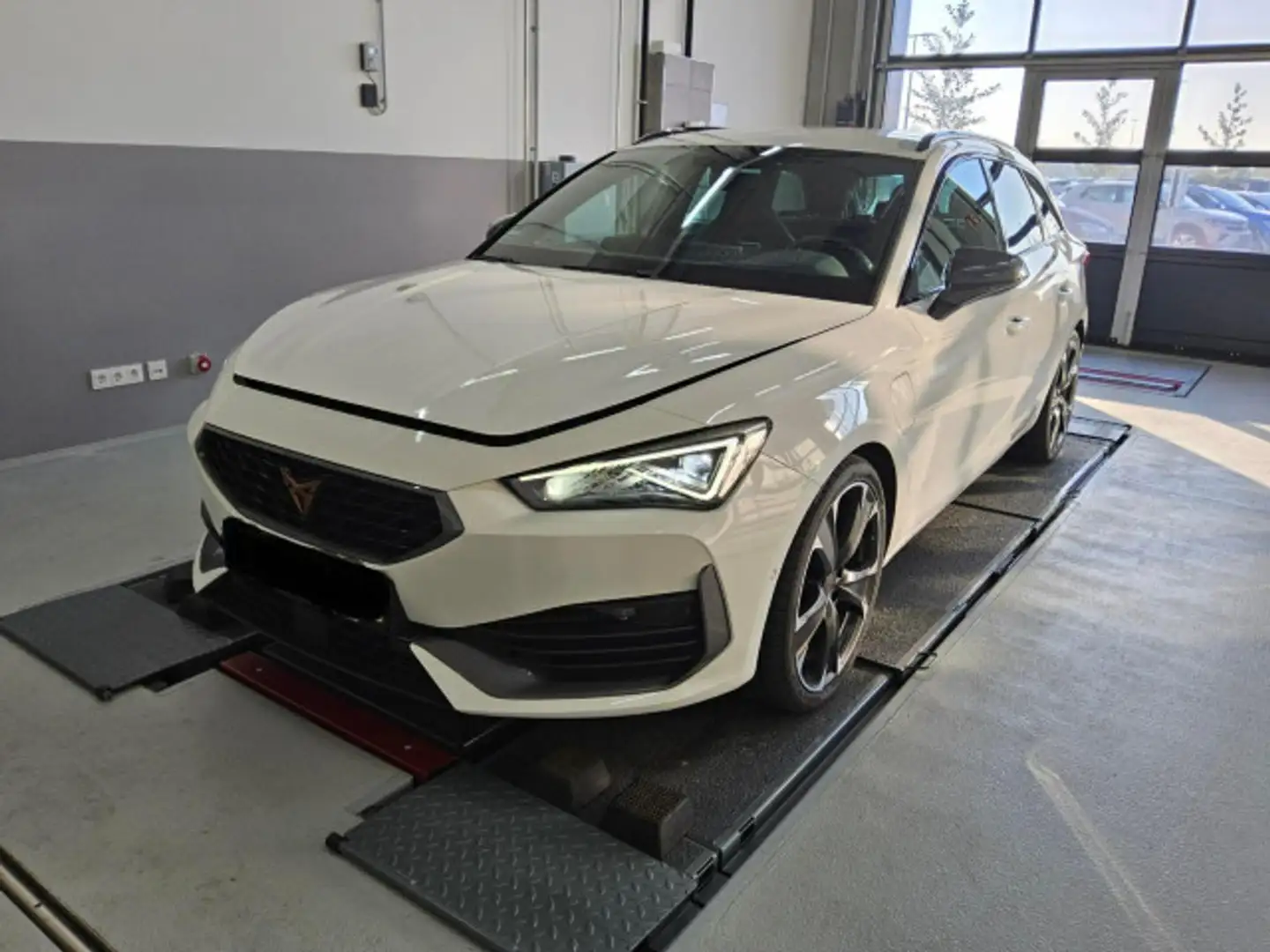 CUPRA Leon Sportstourer VZ 1.4 e-Hybrid DSG*ACC*AHK*19 Weiß - 2