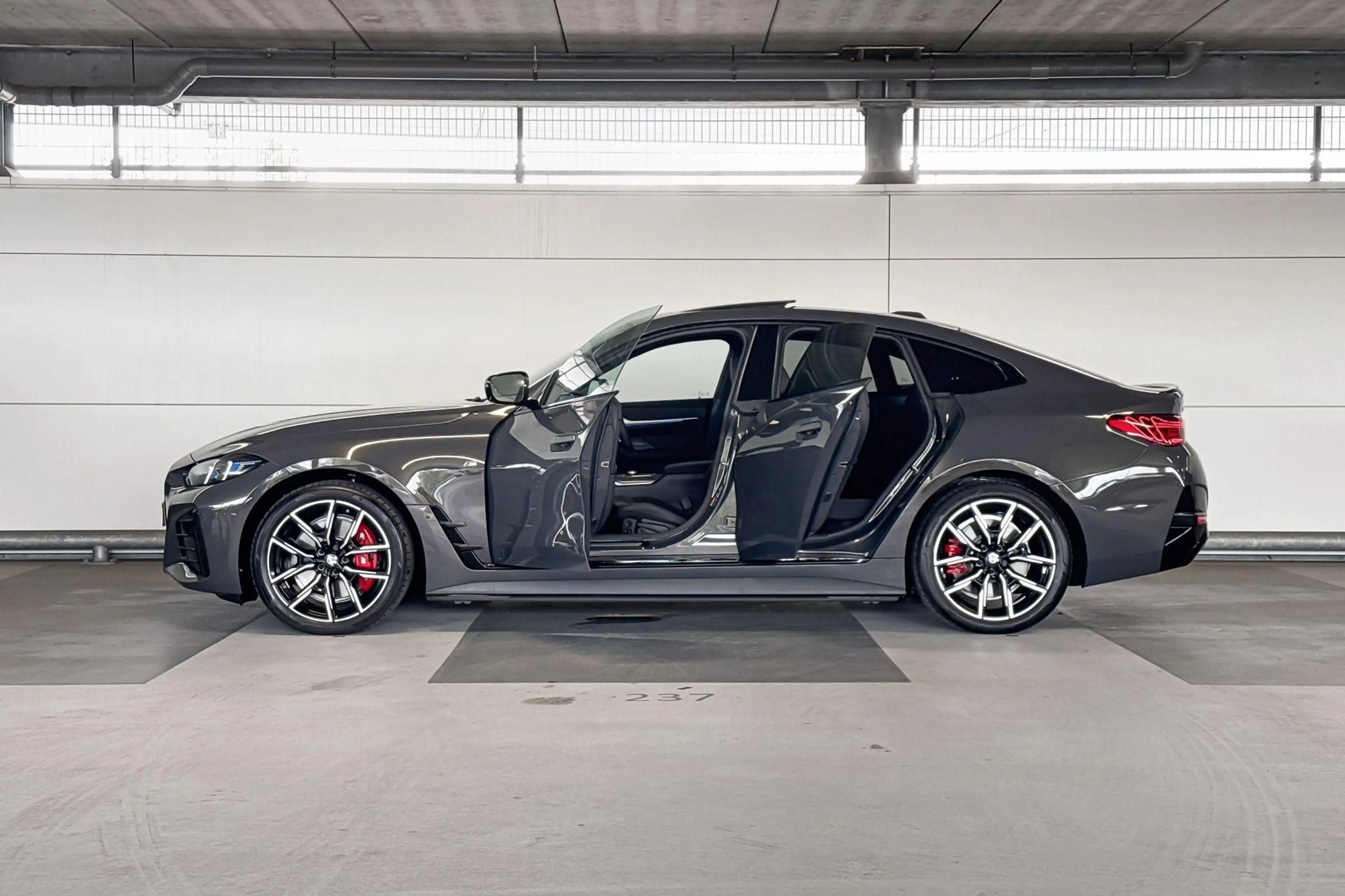 BMW i4 eDrive40 84 kWh — photo 3