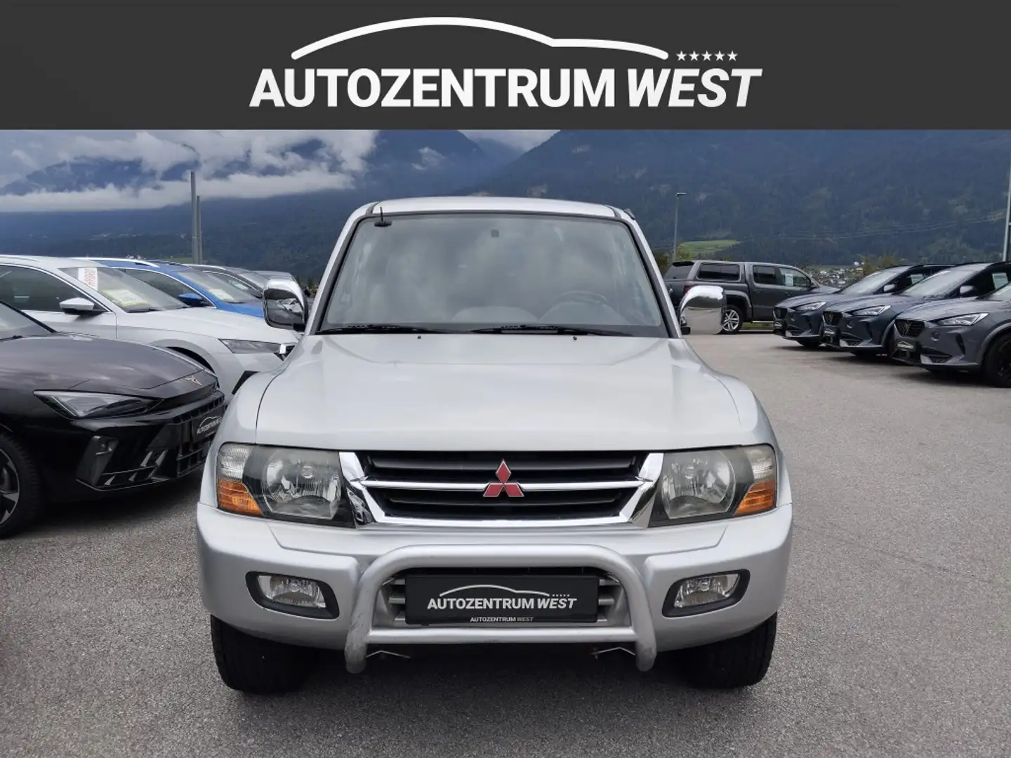 Mitsubishi Pajero GLX 3,2 DI-D TD Zilver - 2
