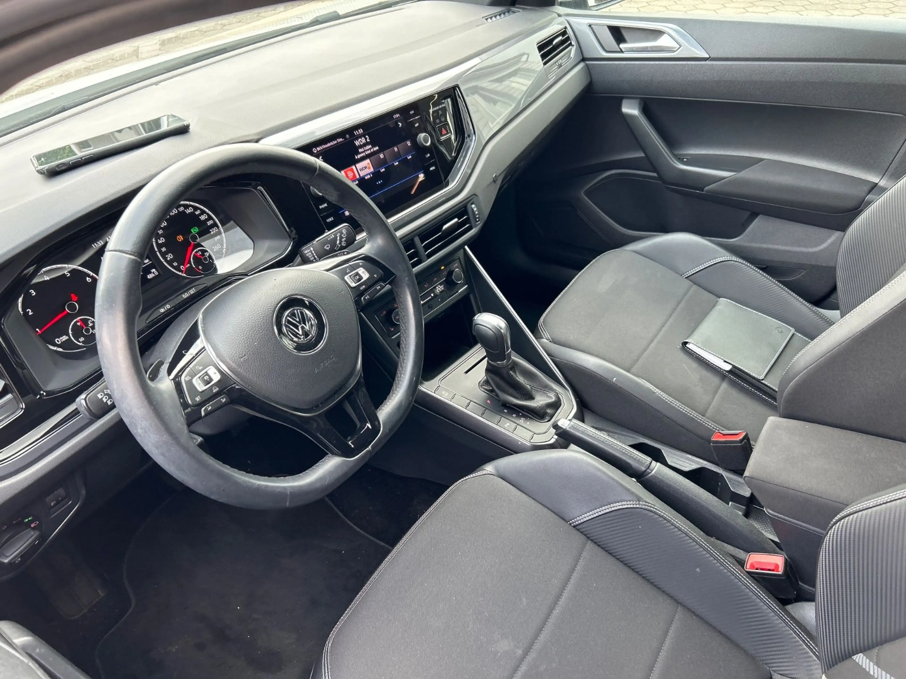 Volkswagen Polo VI Comfortline DSG — photo 3