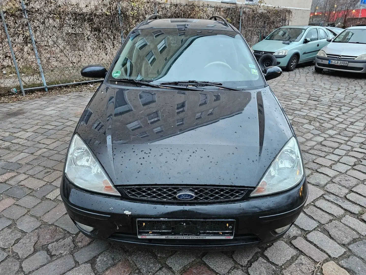 Ford Focus Turnier Ghia Noir - 2