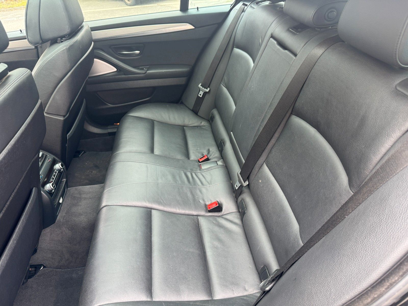 BMW 550 d xDrive Touring — photo 10