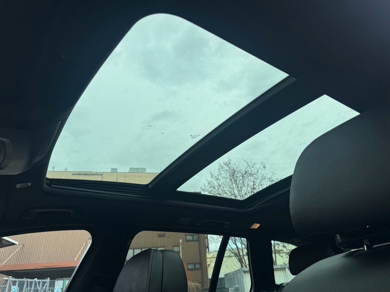BMW 550 d xDrive Touring — photo 15