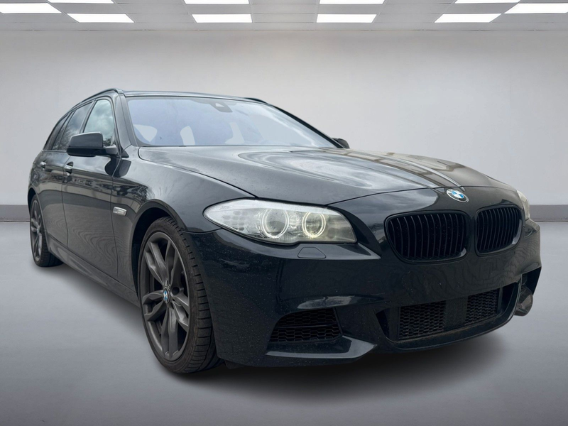 BMW 550 d xDrive Touring — photo 7
