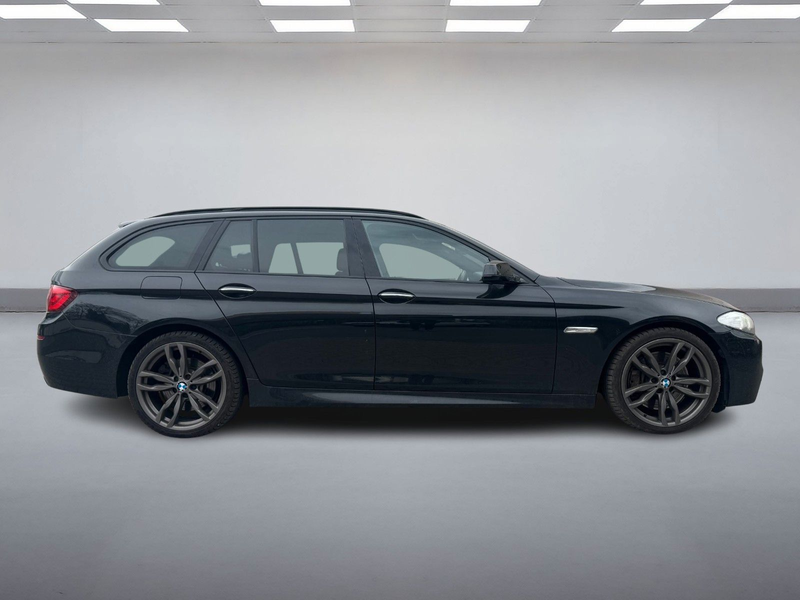 BMW 550 d xDrive Touring — photo 6