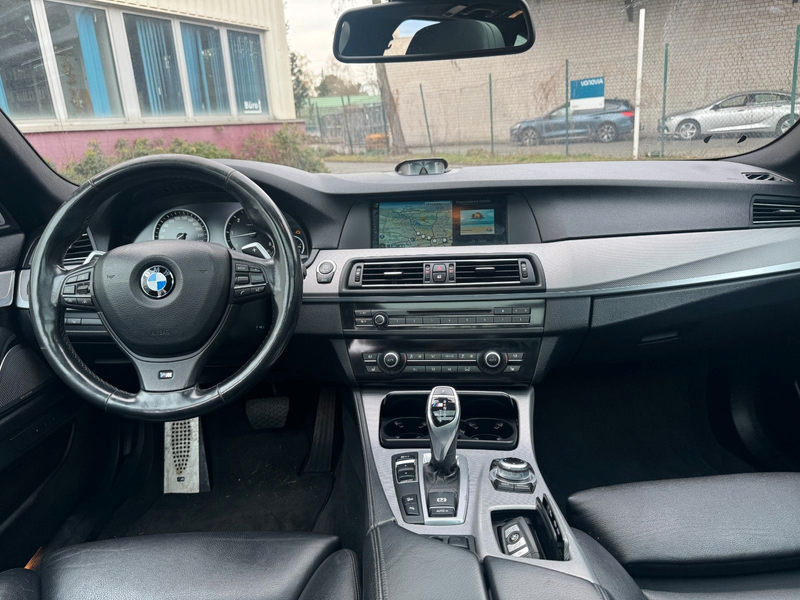 BMW 550 d xDrive Touring — photo 9