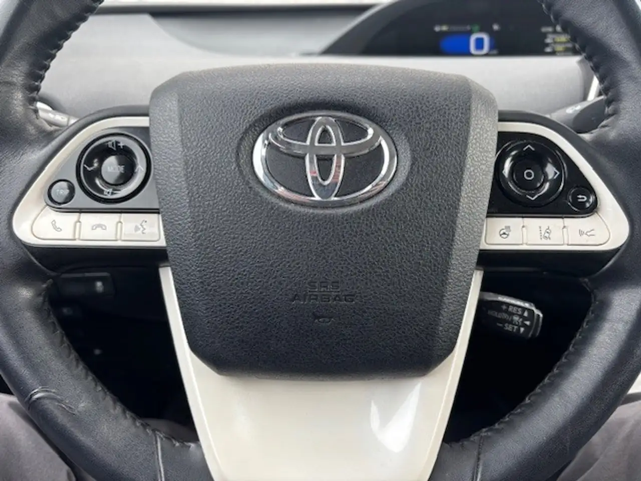 Toyota Prius Prime снимка Toyota Prius Prime