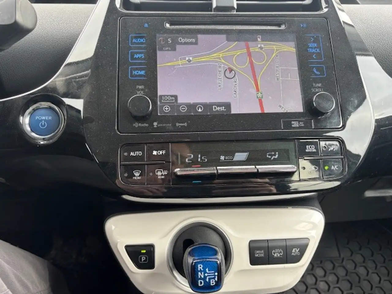 Toyota Prius Prime снимка Toyota Prius Prime