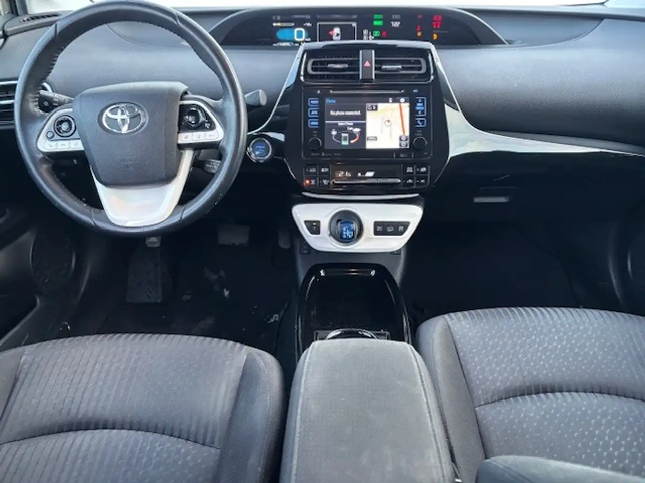 Toyota Prius Prime снимка Toyota Prius Prime