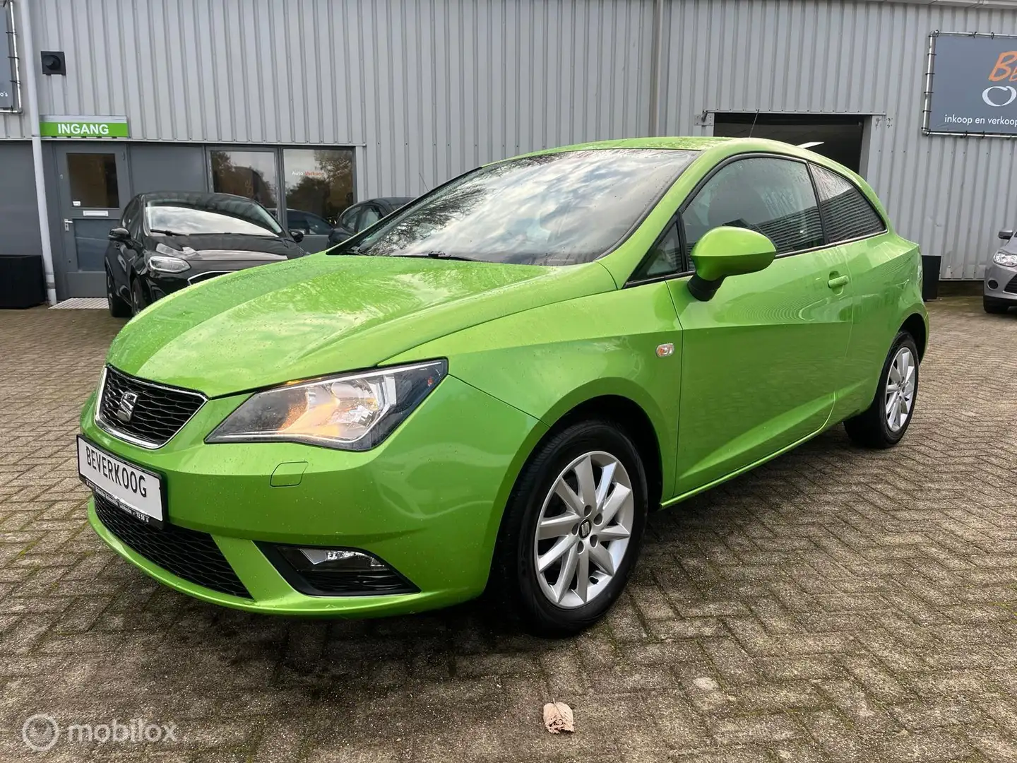 SEAT Ibiza 1.2 Summer Edition 6/12 m garantie Grün - 1