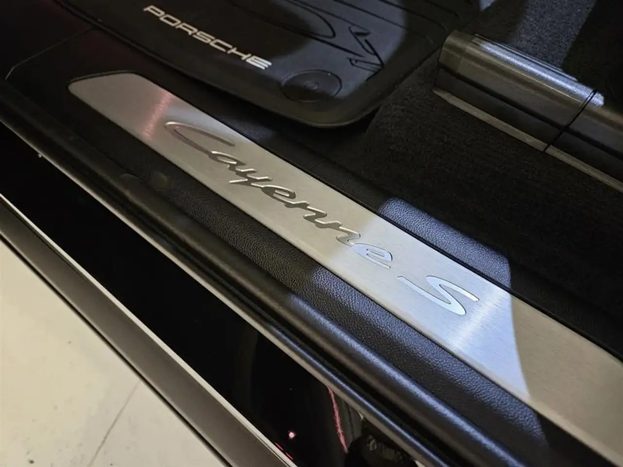 Porsche Cayenne снимка Porsche Cayenne