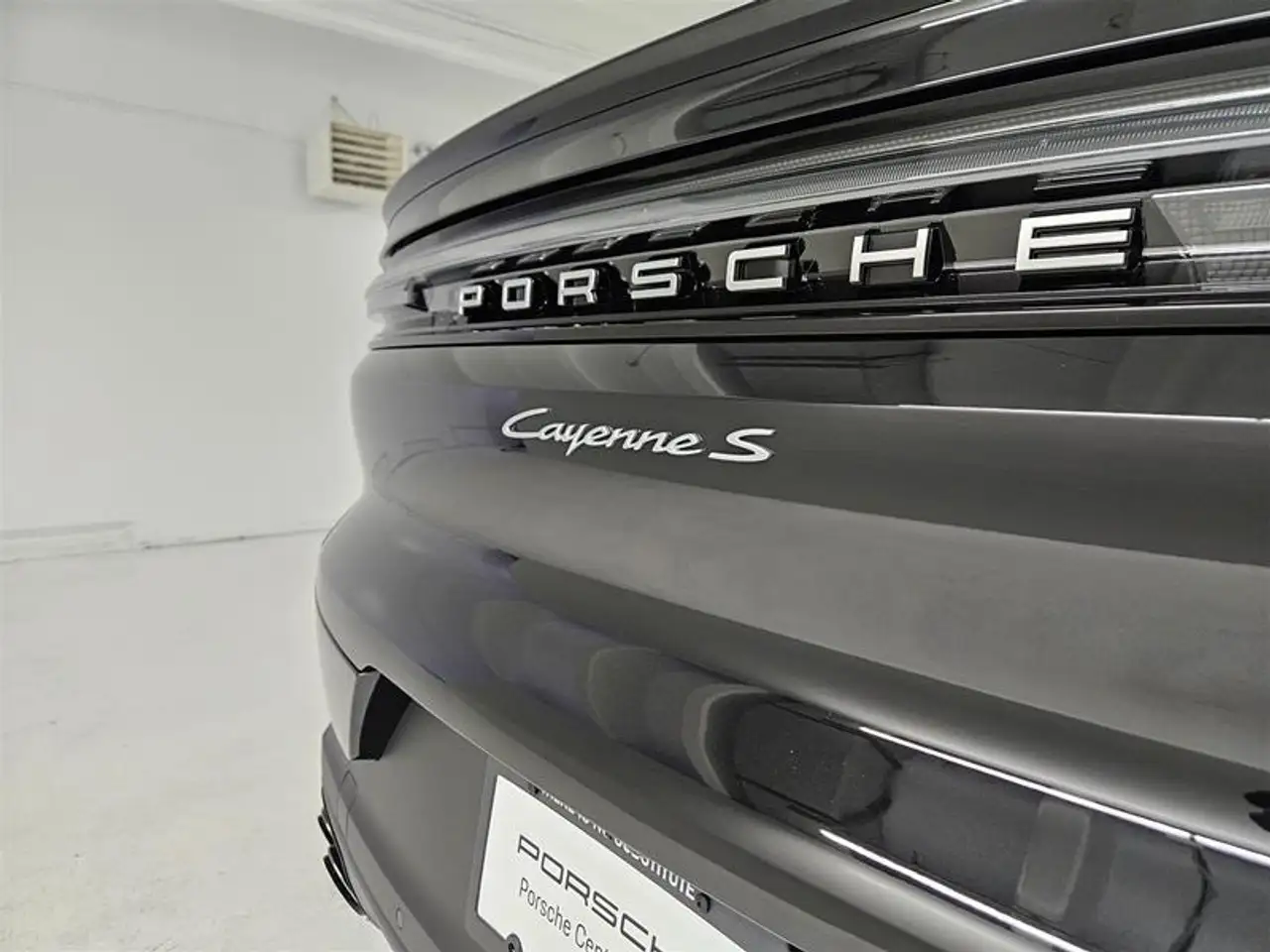 Porsche Cayenne снимка Porsche Cayenne