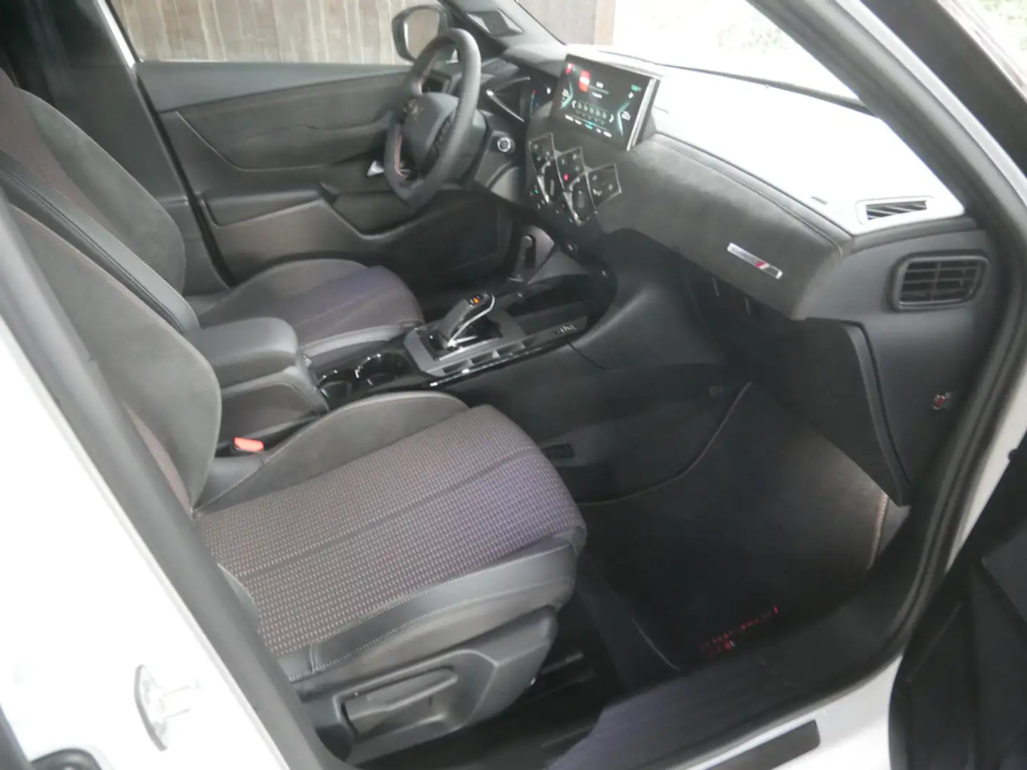 DS Automobiles DS 3 Crossback E-Tense Perfomance Line+ NAVI Weiß - 2