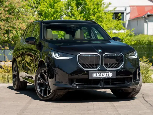 BMW X3 view 3