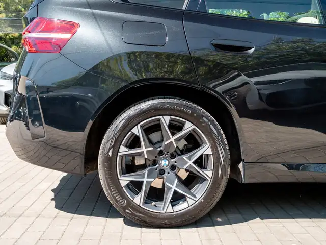 BMW X3 view 10