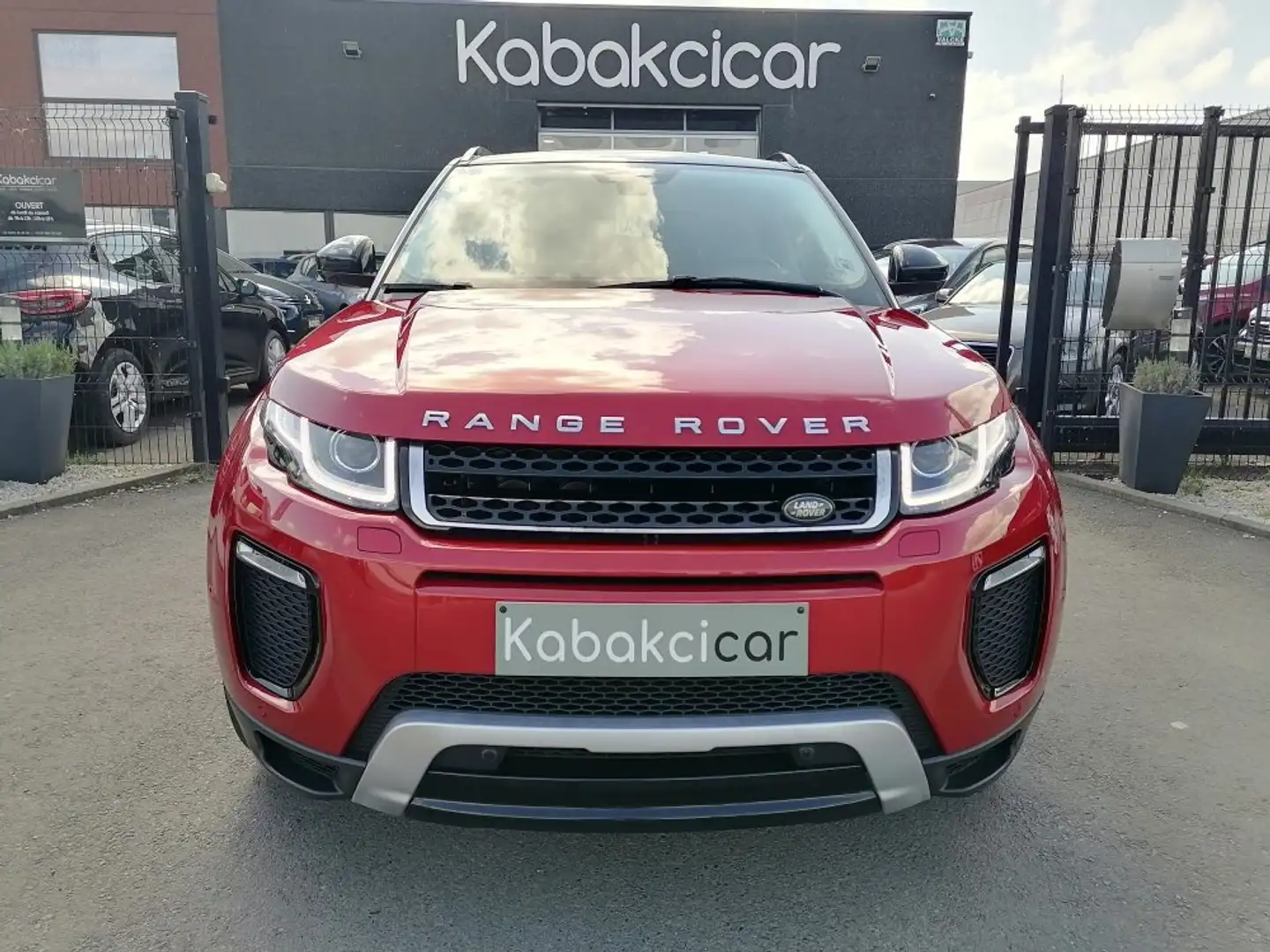 Land Rover Range Rover Evoque 2.0 eD4 4WD SE Dynamic//FULL OPTIONS-TOIT PANO// Rouge - 2
